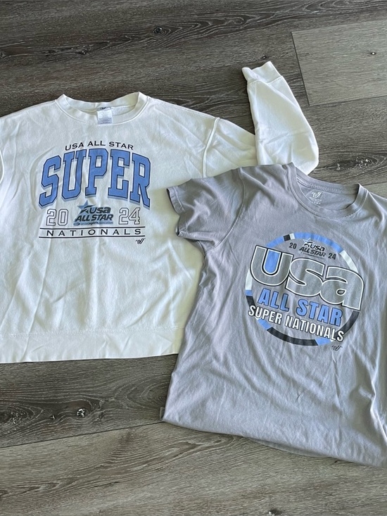 Varsity Tops - Set of 2 2024 USA All Star Super Nationals Merch Sweatshirt Med  T-Shirt Small
